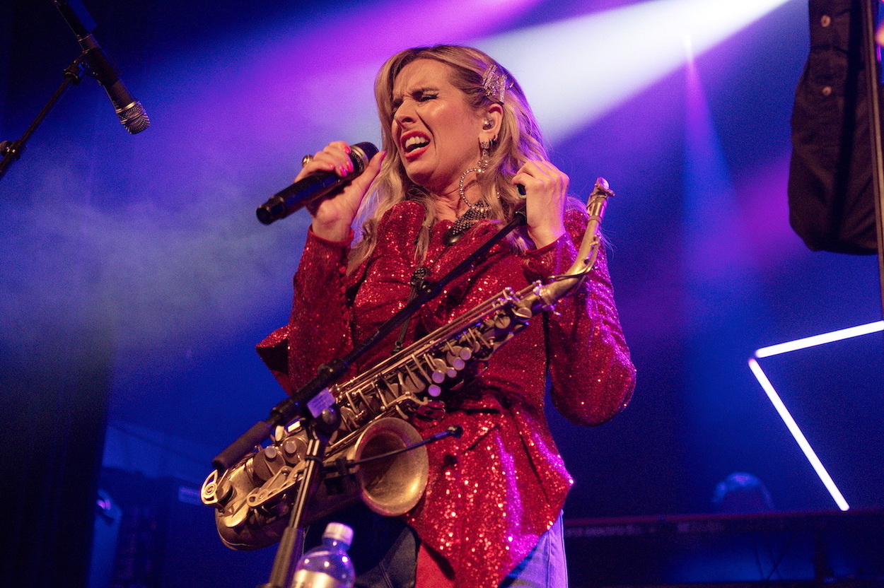 Konzert in Bildern mit Candy Dulfer bäckstage.ch